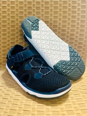 Teva men’s Terra floats travel knit navy shoes